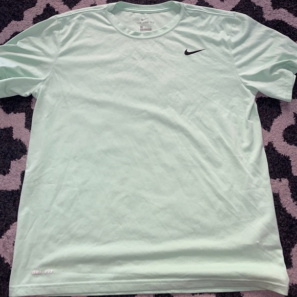 Nike dri fit tee - Picture 3 of 4